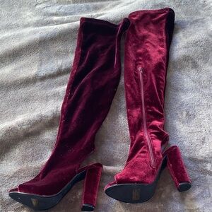 Elegant Velvet Over-the-Knee Boots